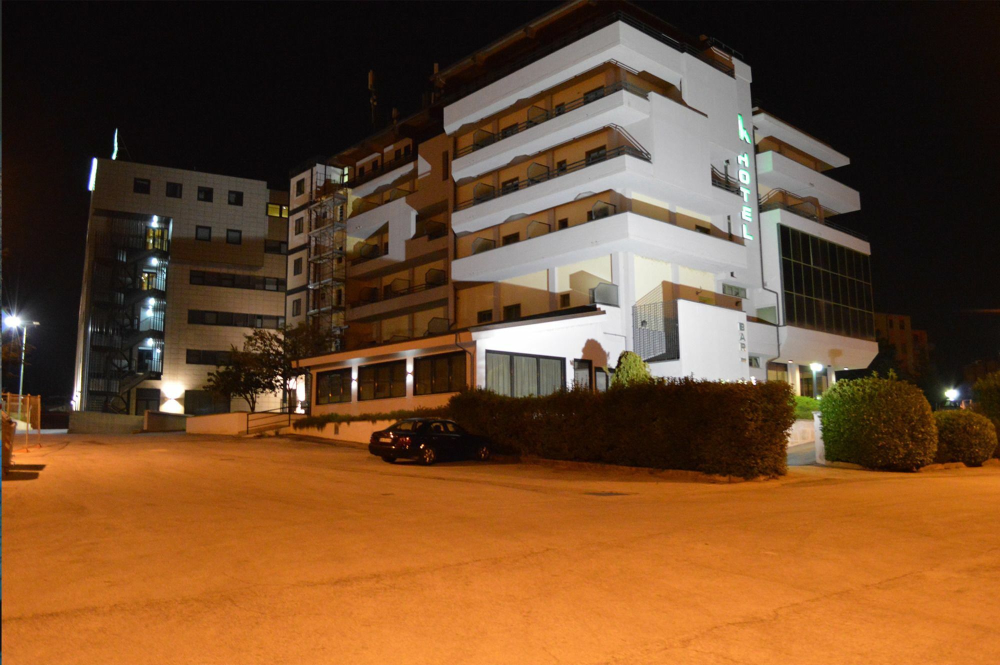 Canadian Hotel LʼAquila Exterior foto
